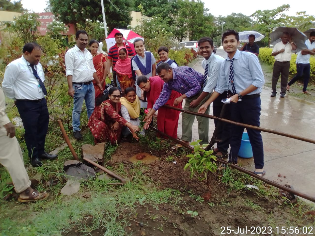 Tree-plantation-by-Dr-Rameshwar-YadavMedical-OfficerPrincipal-Parents-Students-and-Staff-members-under-NEP-2020