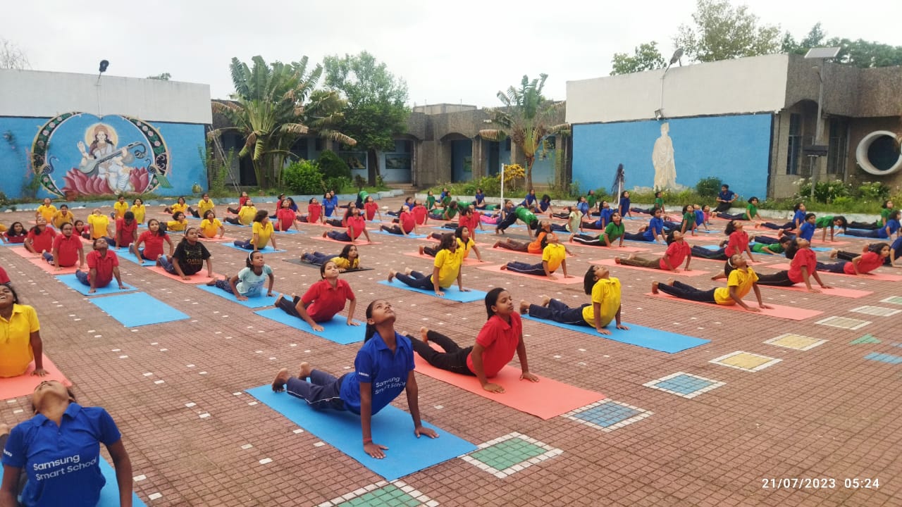 (c) yoga